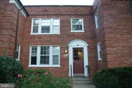 1736 N RHODES STREET 5-290