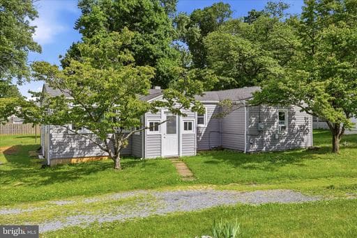 115 HICKORY LANE - Photo 1