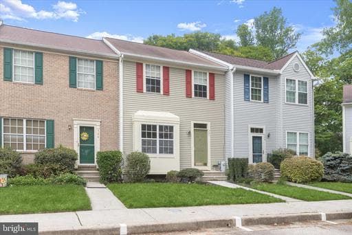 728 MARIANNE LANE - Photo 1