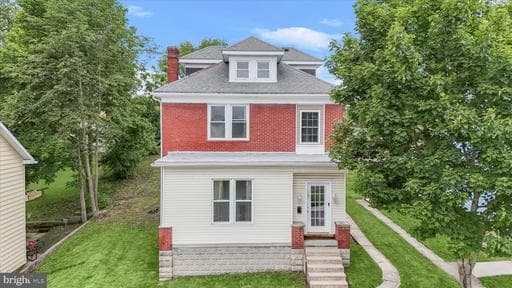167 MAPLE STREET - Photo 1