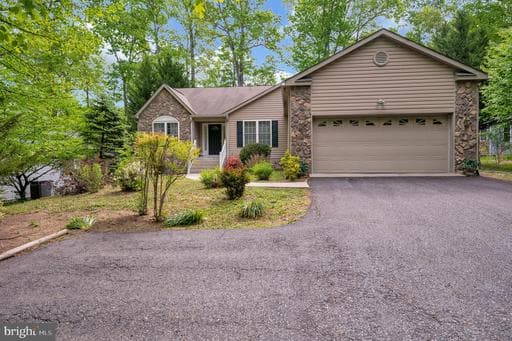 2908 LAKEVIEW PARKWAY - Photo 1