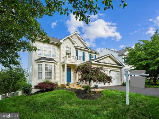 530 ESTATE AVENUE - Photo 1