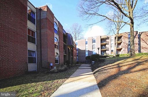 3318 WOODBURN VILLAGE DRIVE 32