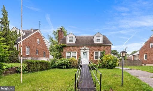 103 9TH AVENUE - Photo 1