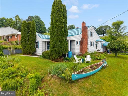 303 LEE STREET - Photo 1