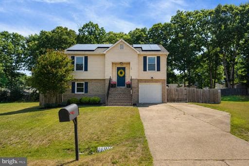 10818 Bent Tree Dr, Fredericksburg, VA 22407-1651, United States - Photo 1
