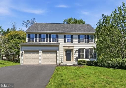 9532 CLEMATIS STREET - Photo 1