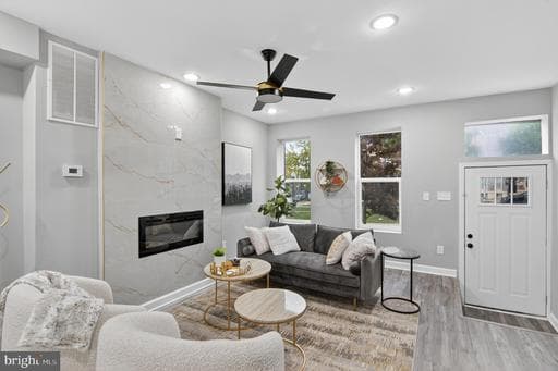 1707 N BROADWAY - Photo 1