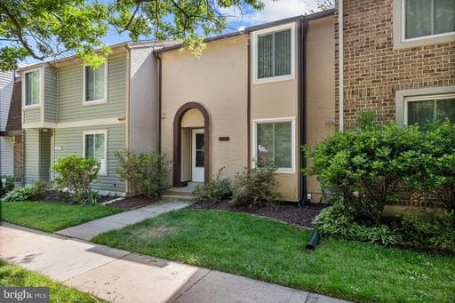 6018 TIMBER HOLLOW LANE