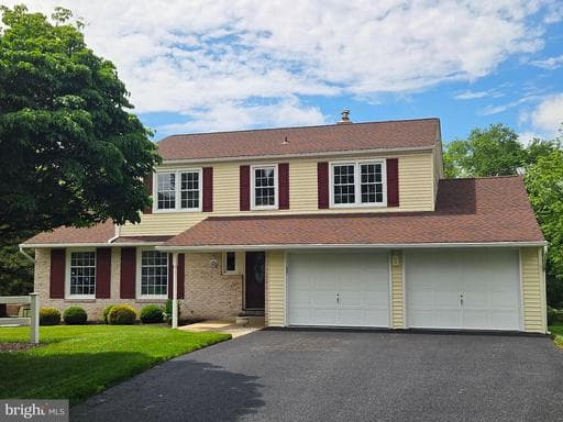 1315 SARATOGA DRIVE - Photo 1