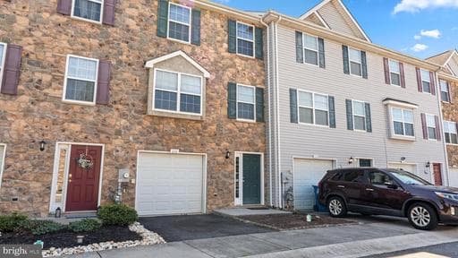 111 BEN BOULEVARD - Photo 1