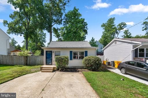 411 HIGHLAND DRIVE - Photo 1