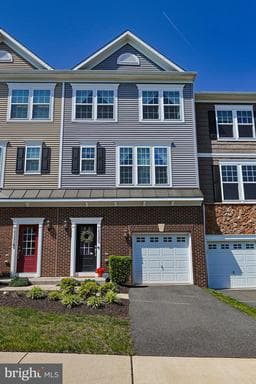 15290 Westham Ct, Haymarket, VA 20169-6288, United States - Photo 1