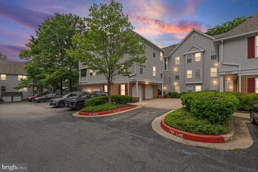 5804 WYNDHAM CIRCLE 202 - Photo 1