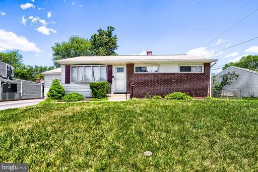 19 LEYMAR ROAD - Photo 1
