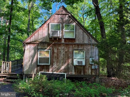 1368 SUNDANCE MOUNTAIN ROAD - Photo 1