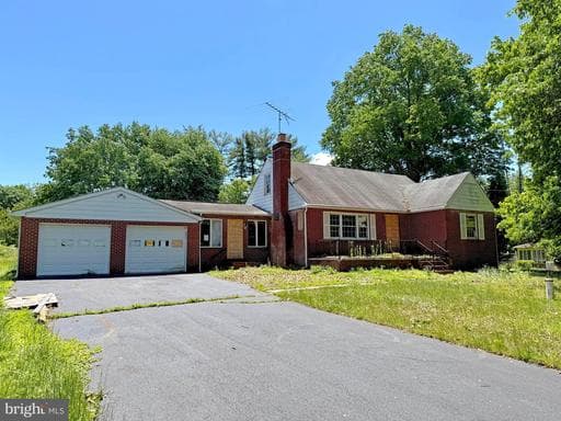 7 LAKE DRIVE - Photo 1