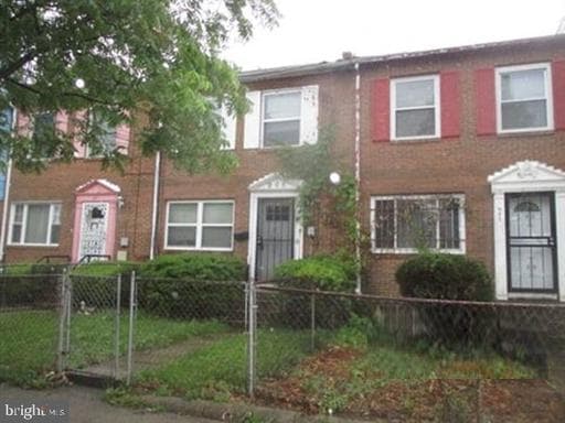 905 BELLEVUE STREET - Photo 1