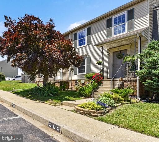 202 GALLATIN COURT - Photo 1