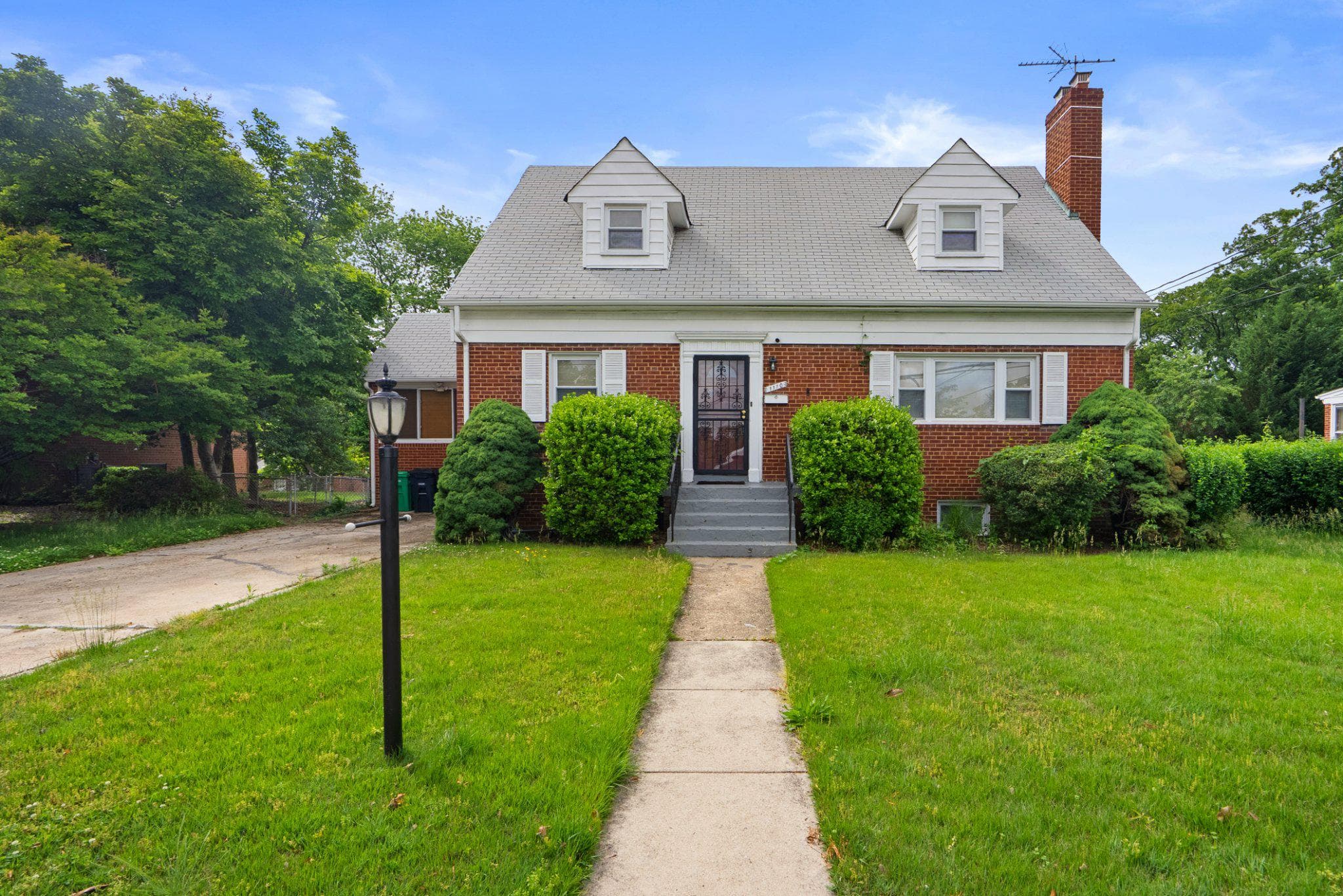 1110 Chillum Manor Rd, Hyattsville, MD 20783-3015, United States - Photo 1