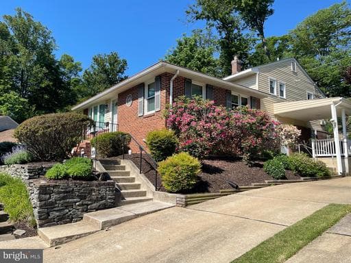 204 ELPIN DRIVE - Photo 1