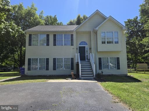 708 DIXON DRIVE - Photo 1