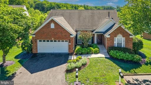 6708 Stream View Ln, Warrenton, VA 20187-7264, United States - Photo 1