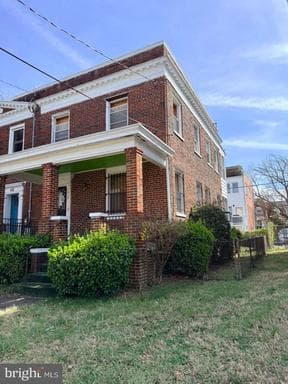 614 Rittenhouse St NW, Washington, DC 20011-1239, United States - Photo 1