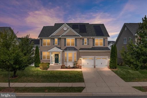 512 WHINSTONE DRIVE - Photo 1