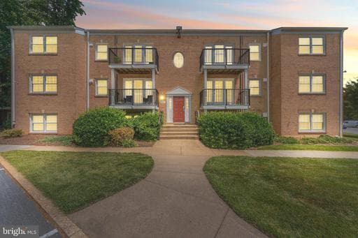 9485 FAIRFAX BOULEVARD 303 - Photo 1