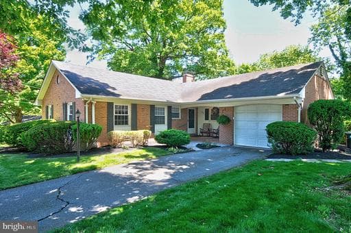 122 Armstrong Pl, Winchester, VA 22602-7802, United States