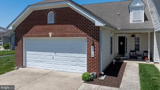 9016 EXECUTIVE CLUB DRIVE - Photo 1