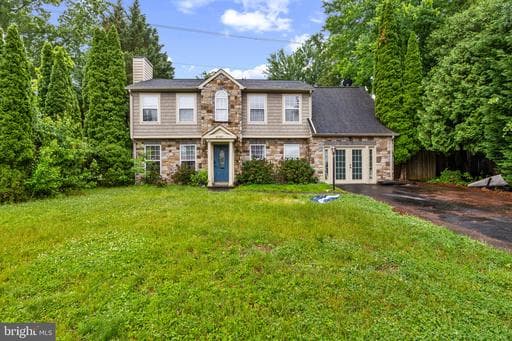 5797 Rockcliff Ln, Woodbridge, VA 22193-3739, United States - Photo 1