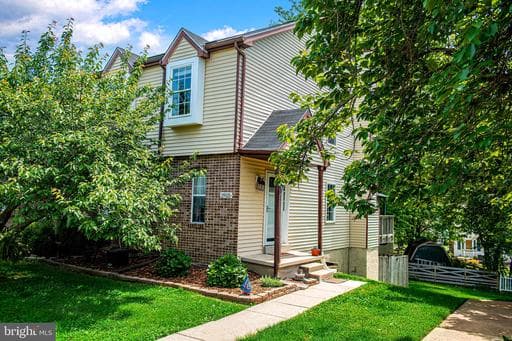 2925 SHELLEY COURT