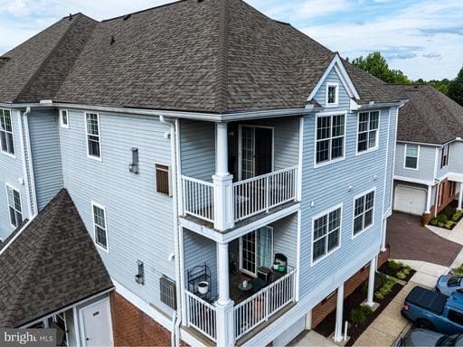 5000 HOLLINGTON DRIVE 301