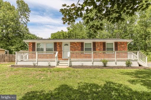 407 SMITH STREET - Photo 1