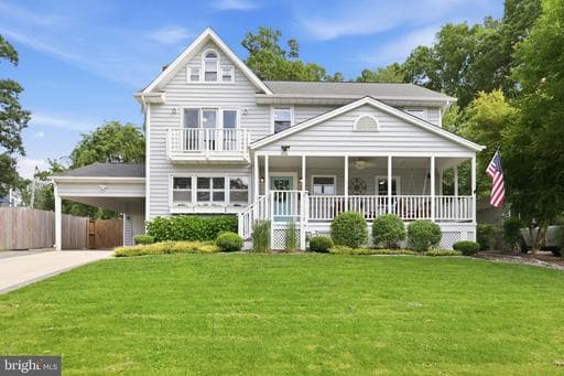206 OAK STREET - Photo 1