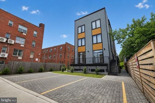 1307 LONGFELLOW STREET 8 - Photo 1