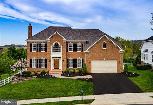 5 STONE SPRINGS LANE - Photo 1