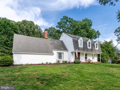 429 FAIRTREE DRIVE - Photo 1