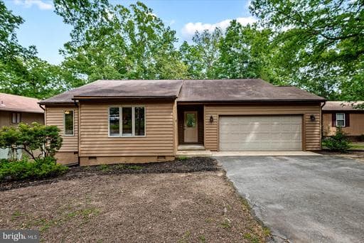 705 MT PLEASANT DRIVE - Photo 1