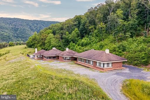 895 FISHERS ROAD - Photo 1