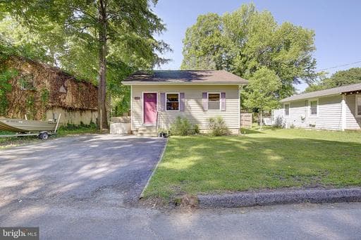 1718 Ridgely Rd, Edgewater, MD 21037-2404, United States - Photo 1