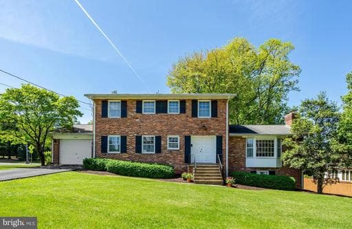 6413 Noble DR MCLEAN VA 22101 - Photo 1