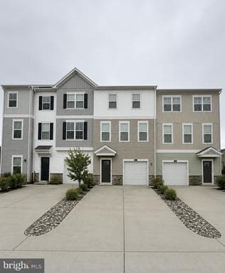 402 Honeyberry LN FREDERICKSBURG VA 22405