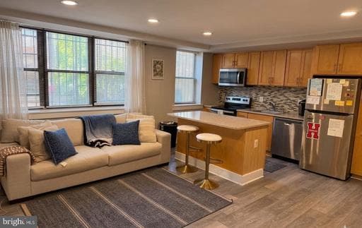 212 OAKWOOD STREET B2 - Photo 1