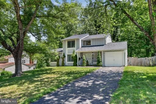 15927 Peach Walker Dr, Bowie, MD 20716-1665, United States