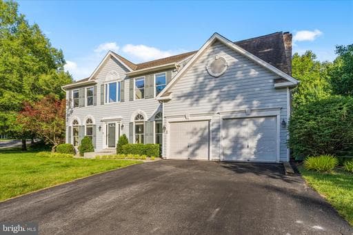 9009 SHADYBROOK DRIVE