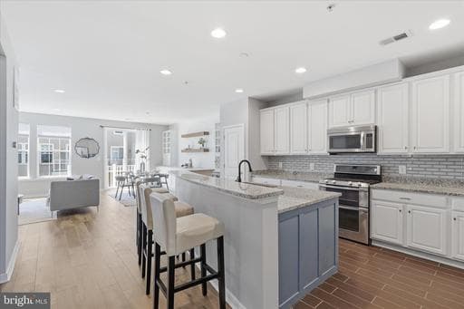 44110 VAIRA TERRACE - Photo 1