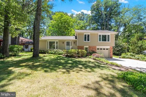 1123 CHINABERRY LANE - Photo 1